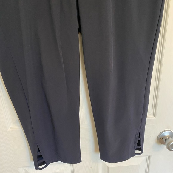 2/$10 Talbots athletic capris - Picture 3 of 7